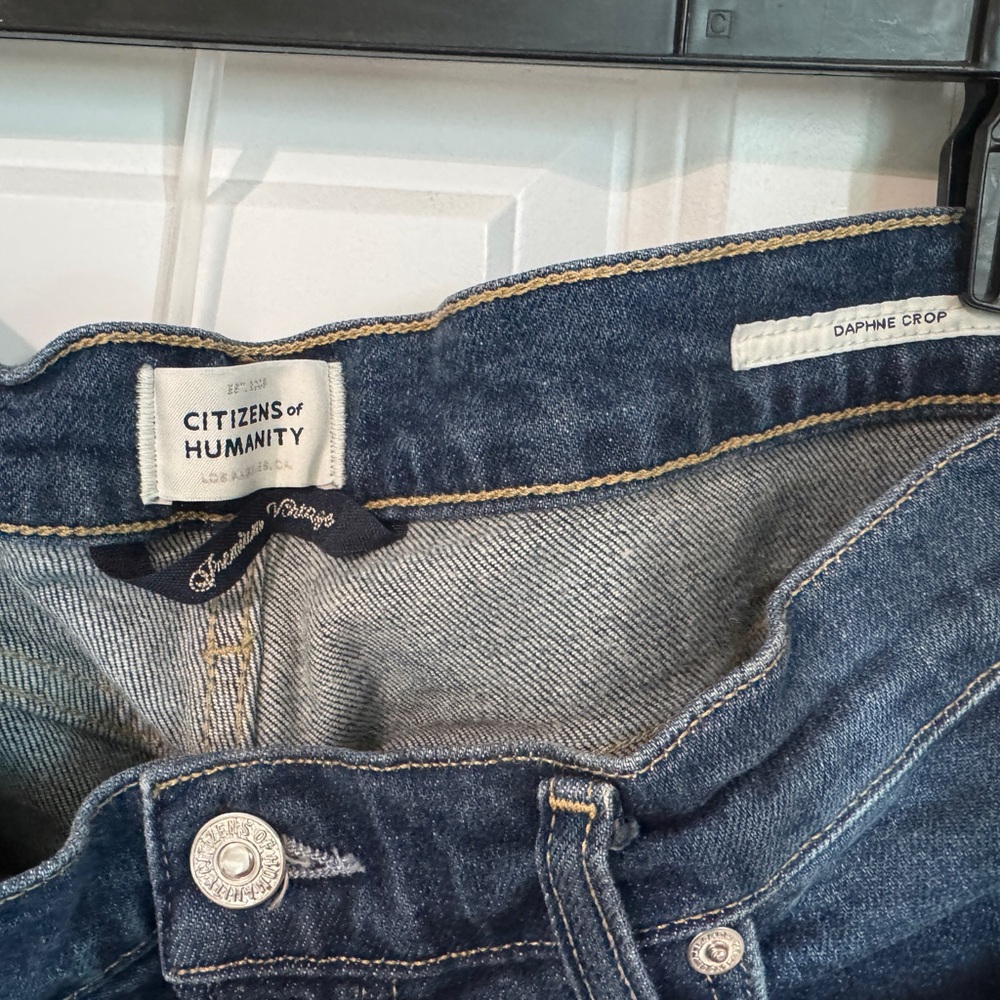 Citizens Of Humanity Daphne Crop Dark Blue Jeans with Raw Hem Size 30 - Picture 6 of 8